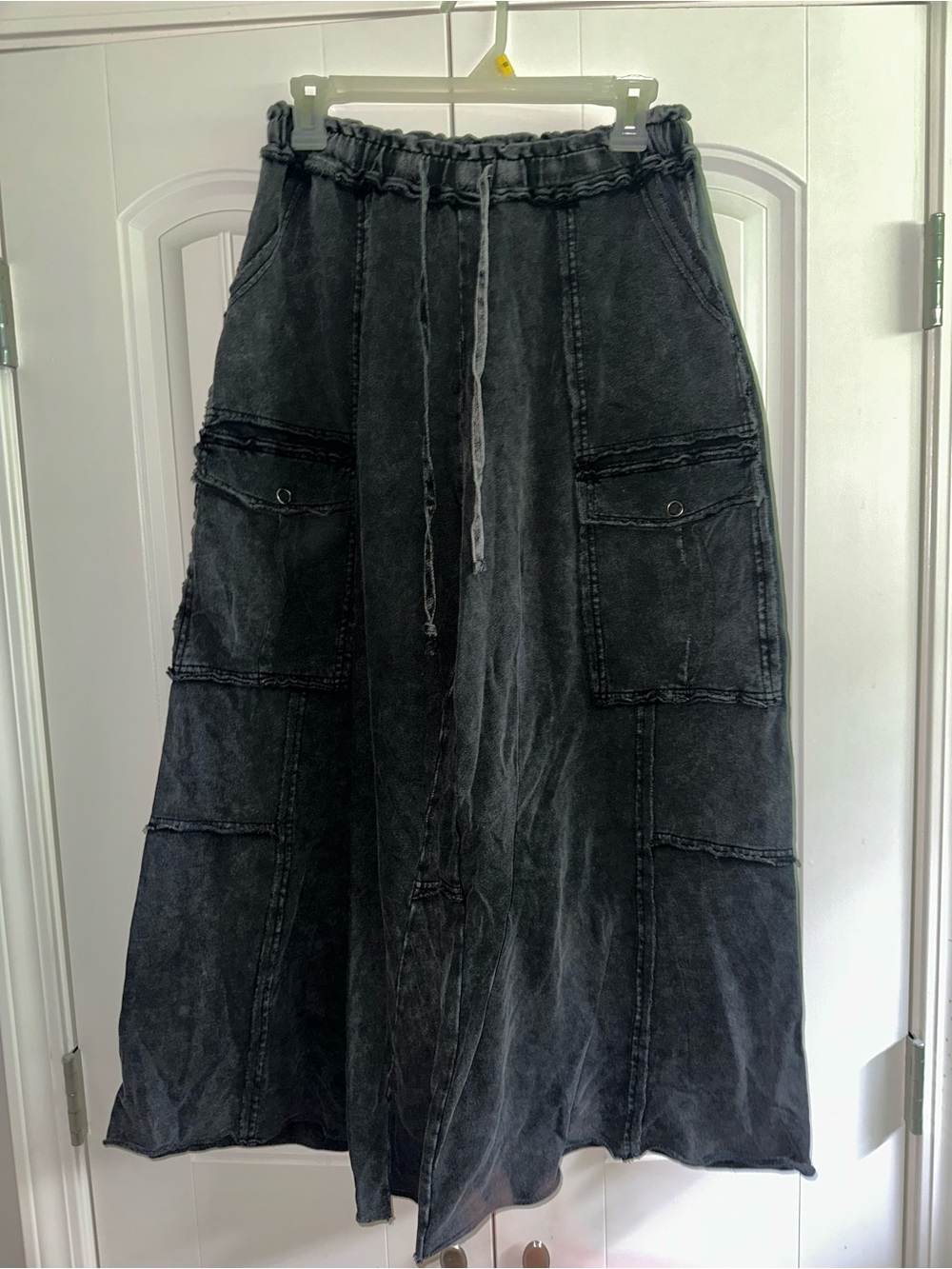 easel Washed Black Wide Leg Cargo Pants - Picture 3 of 3